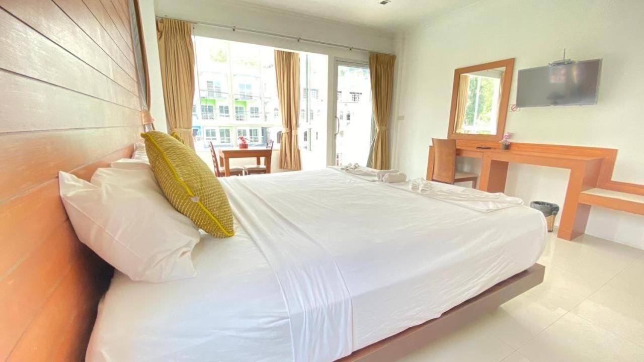 Patong Sukcheewa Residence Phuket חדר תמונה