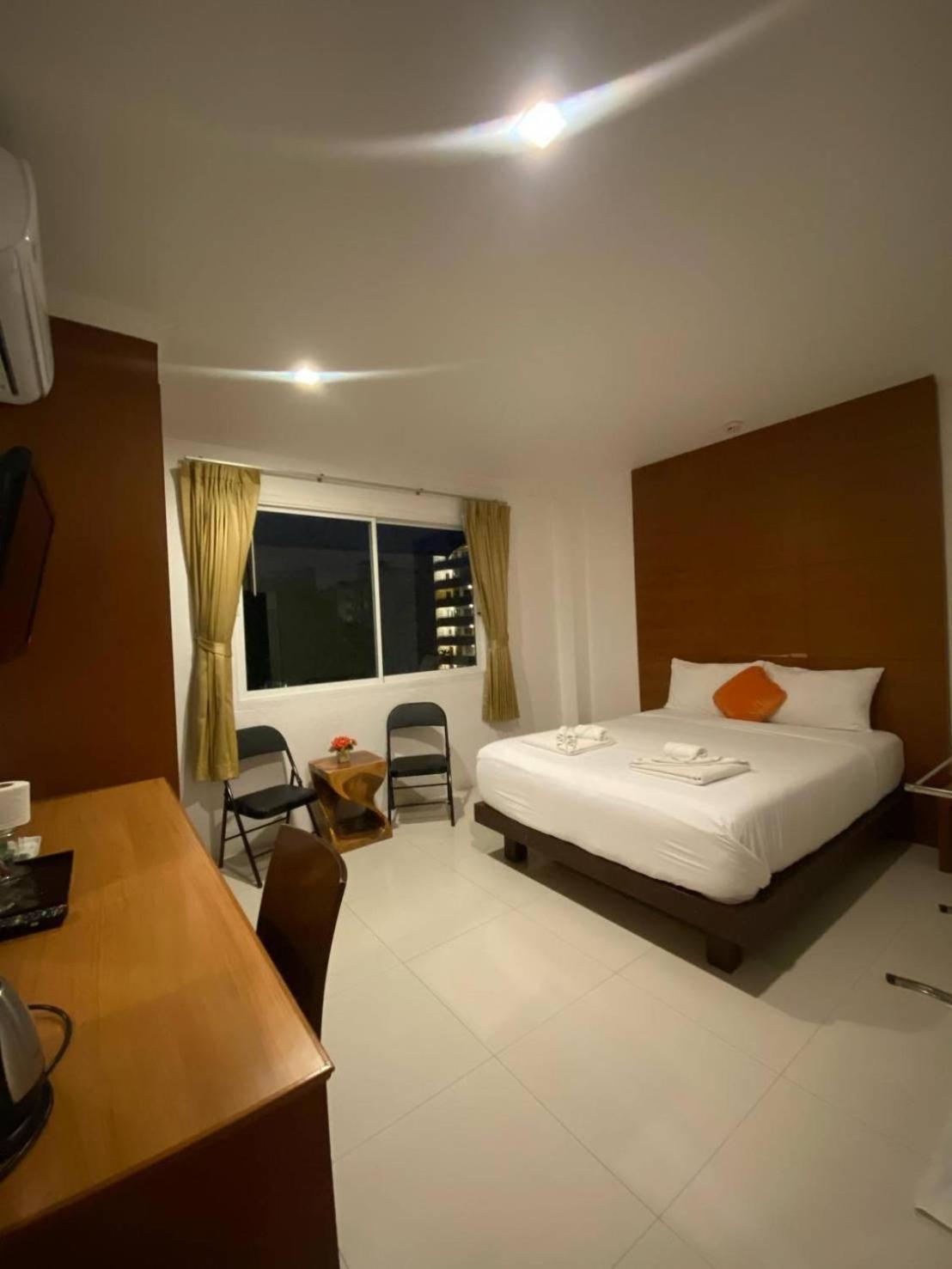 Patong Sukcheewa Residence Phuket חדר תמונה